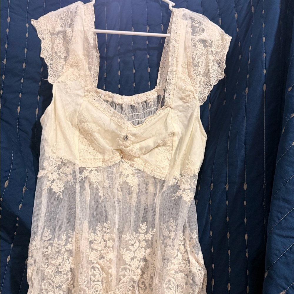 Elegant Lace Dress with Cap Sleeves